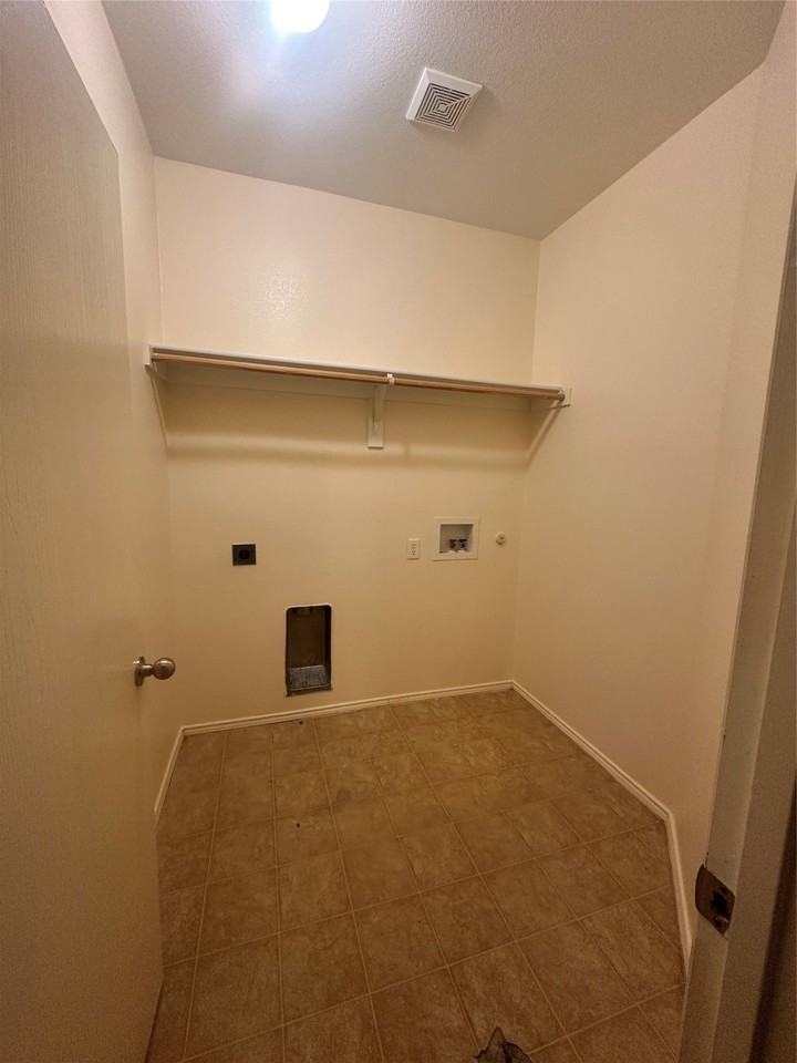 1213 Gardenia Ln - Photo 6 of 15