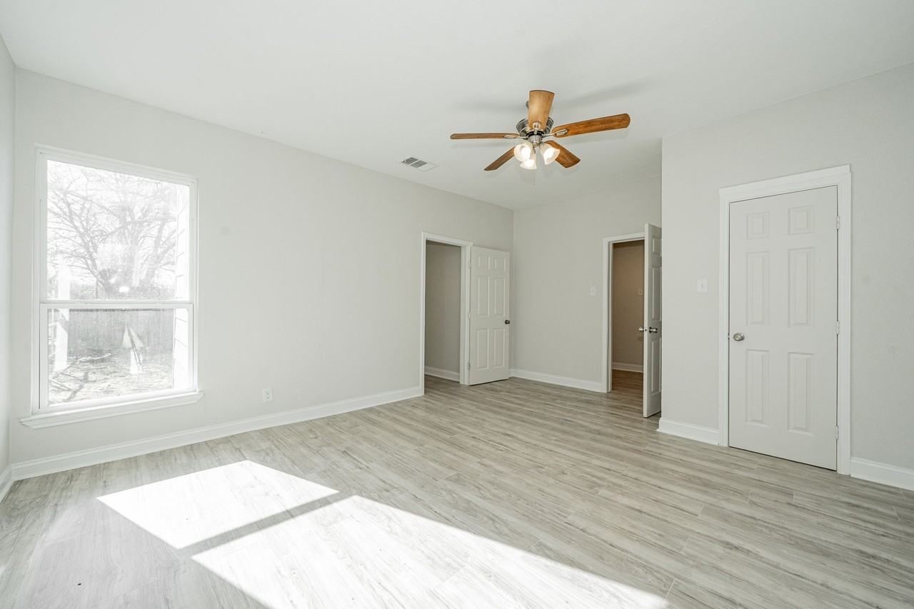 3419 Washington St - Photo 6 of 29