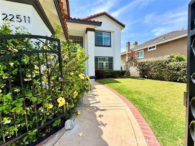 22511 Peartree - Photo 2 of 8