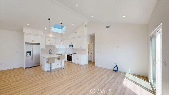 363 Flower St #B - Photo 2 of 8