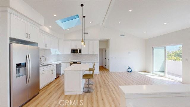 363 Flower St #B - Photo 7 of 8