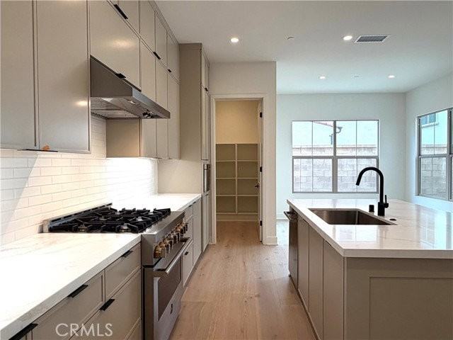 208 Maricopa - Photo 3 of 8