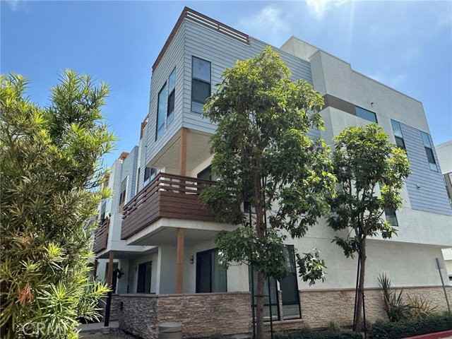 1688 Topanga - Photo 2 of 8