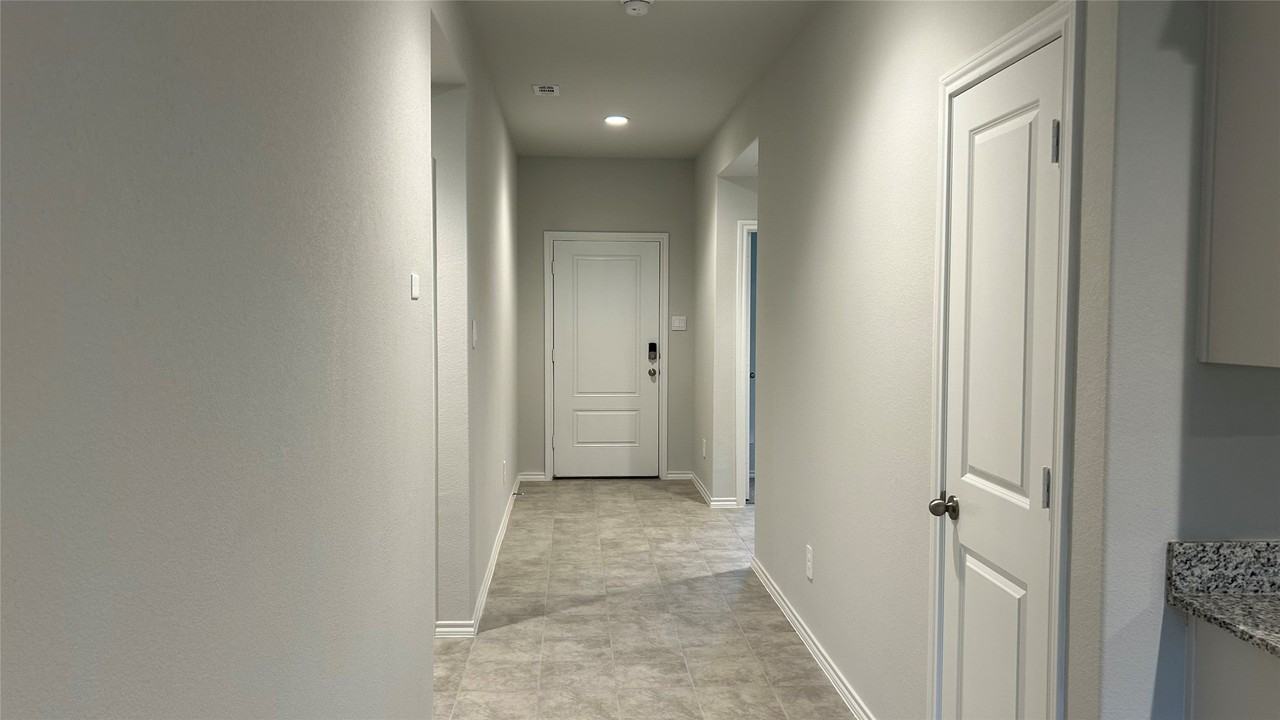 108 Piping Rock Dr - Photo 2 of 26