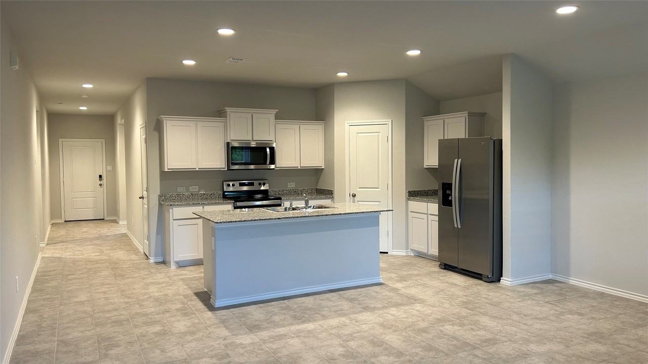 108 Piping Rock Dr - Photo 3 of 26