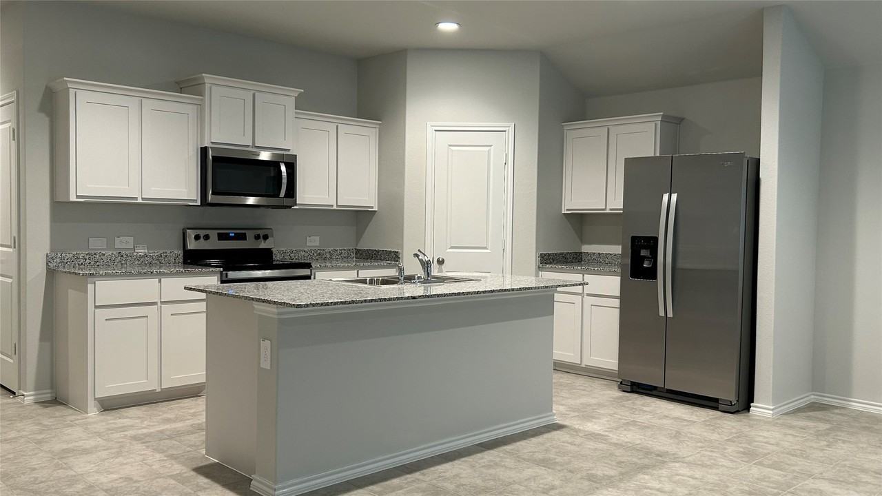 108 Piping Rock Dr - Photo 4 of 26