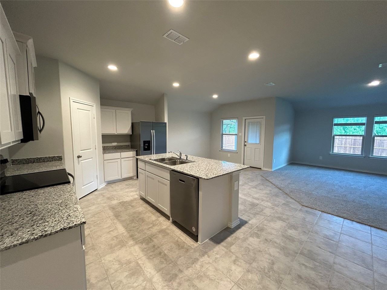 108 Piping Rock Dr - Photo 5 of 26
