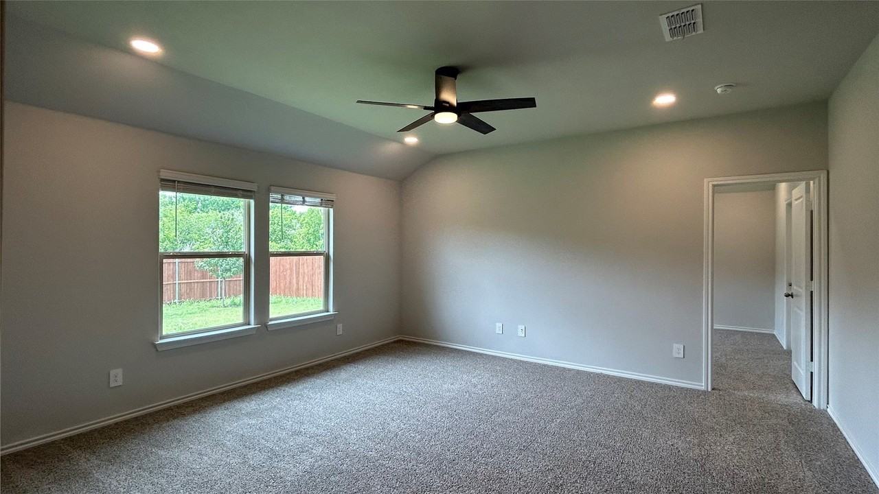 108 Piping Rock Dr - Photo 7 of 26