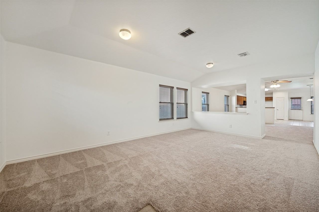 2683 Lake Ridge Dr - Photo 2 of 12