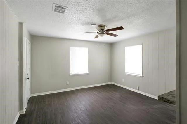 3109 Hunter St #A - Photo 6 of 11