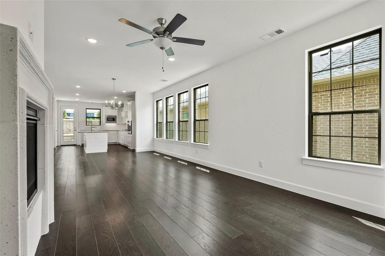 946 Switchgrass Ln - Photo 4 of 20