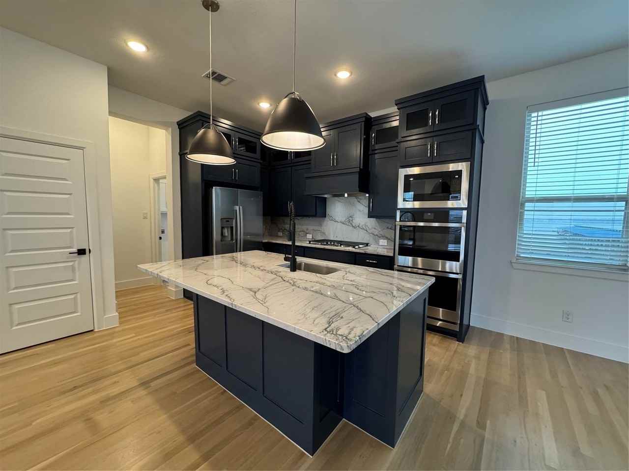1221 Marc Pl - Photo 5 of 24