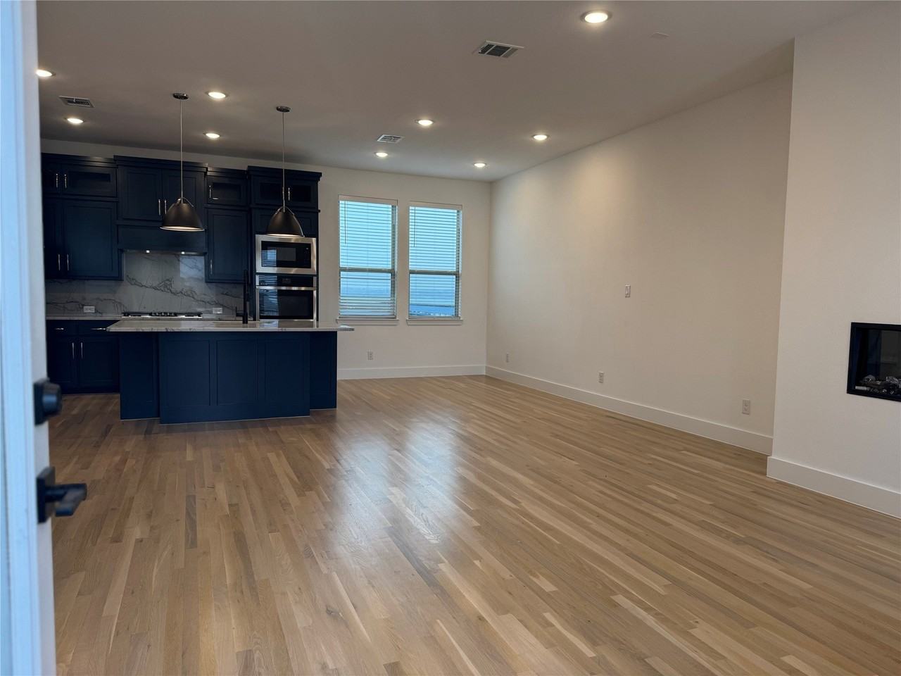 1221 Marc Pl - Photo 6 of 24