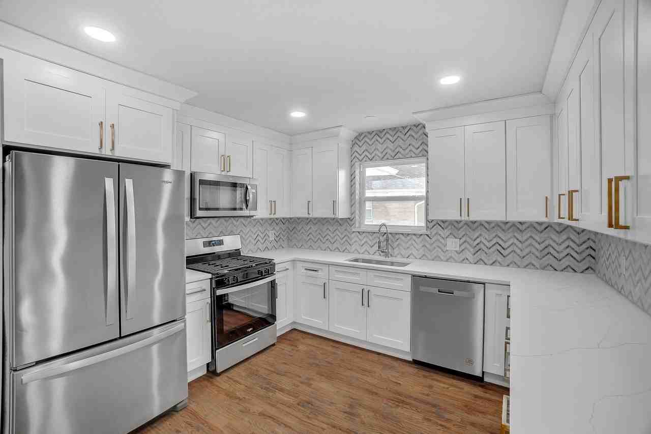 6449 Lontos Dr - Photo 6 of 18