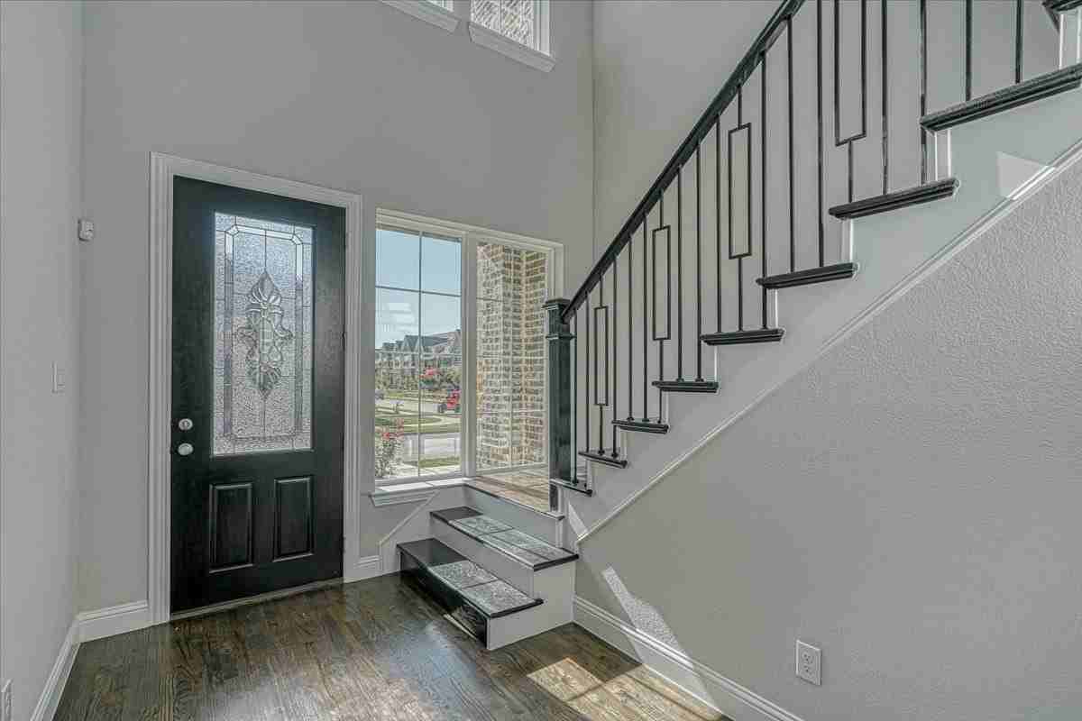 4932 Mckinney Hollow Dr - Photo 4 of 40