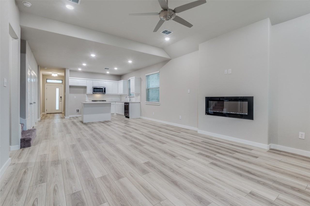 2544 Rambling Rd - Photo 5 of 25