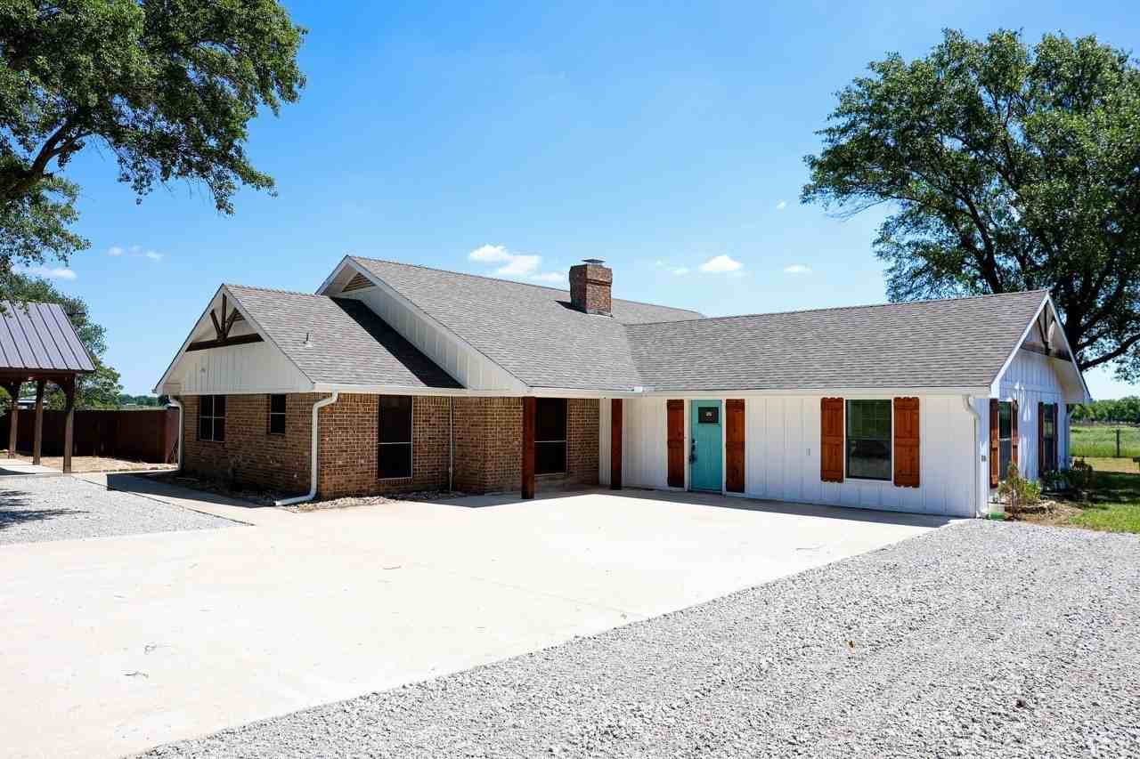 10575 Friendship Rd - Photo 3 of 32