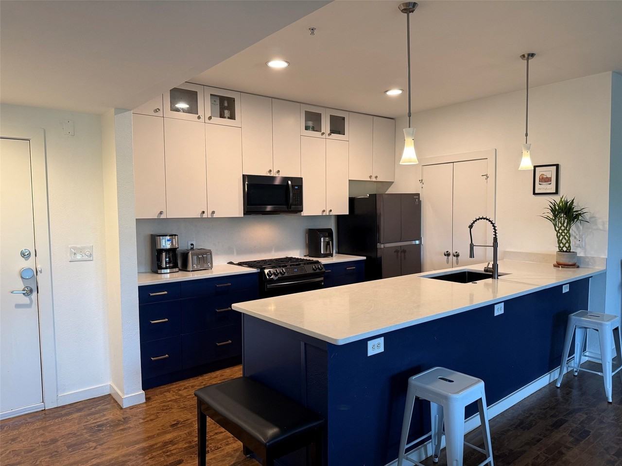 4108 Office Pkwy #303