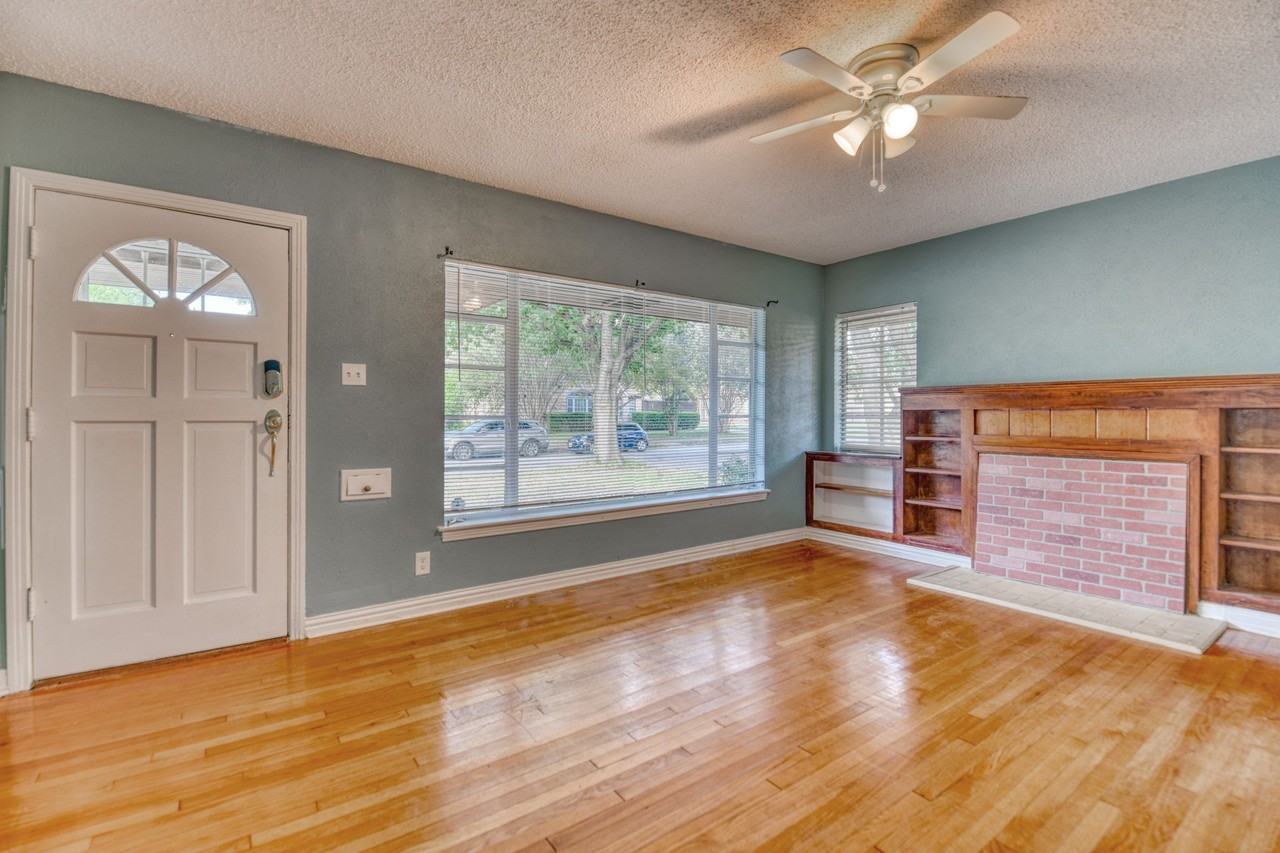 6028 Fairway Ave - Photo 2 of 22