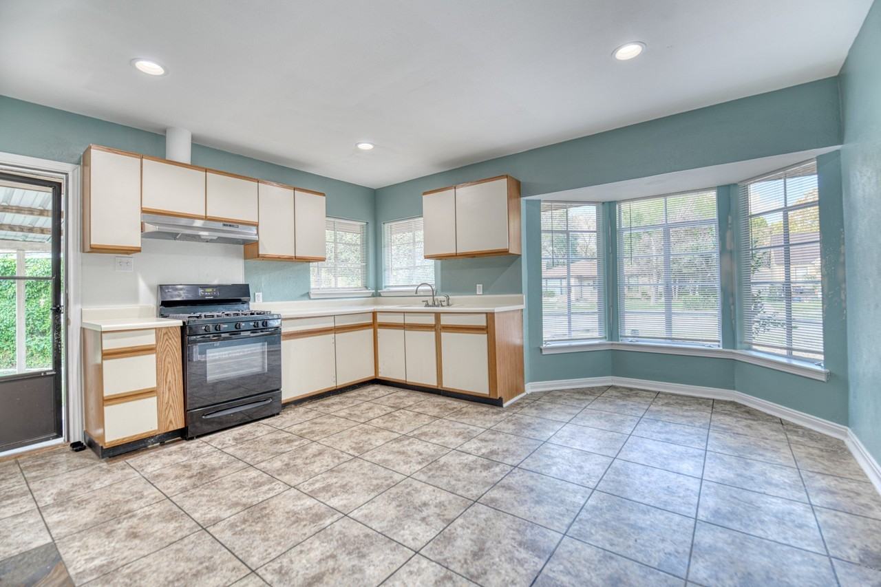6028 Fairway Ave - Photo 4 of 22