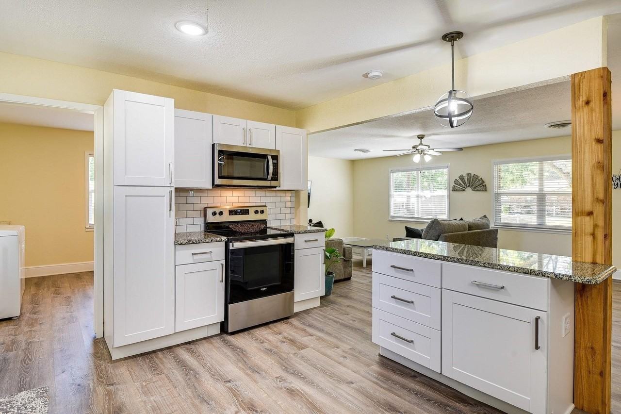 230 Davis Ave - Photo 7 of 27