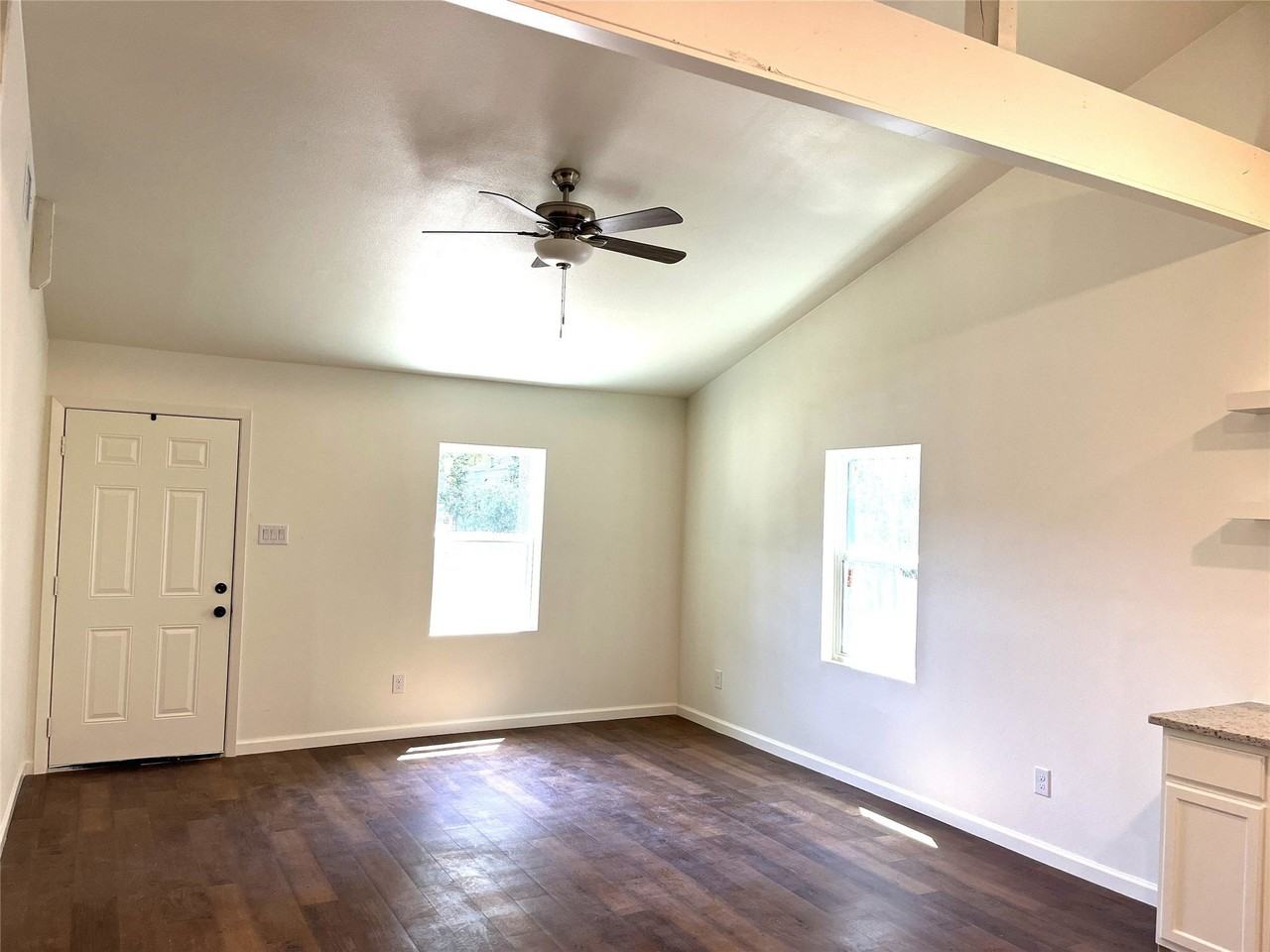 315 Hobson St - Photo 7 of 19