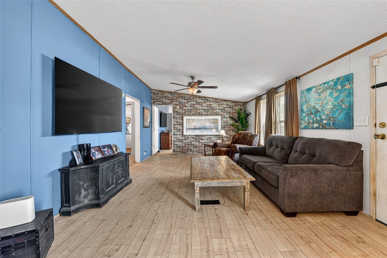 139 Zumwalt Cir - Photo 4 of 33