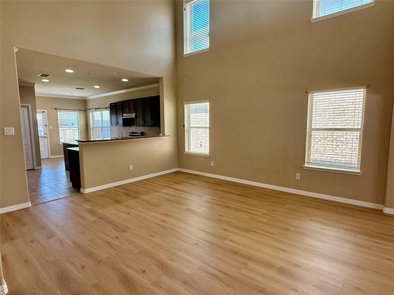 9044 Sundance Trl - Photo 6 of 23