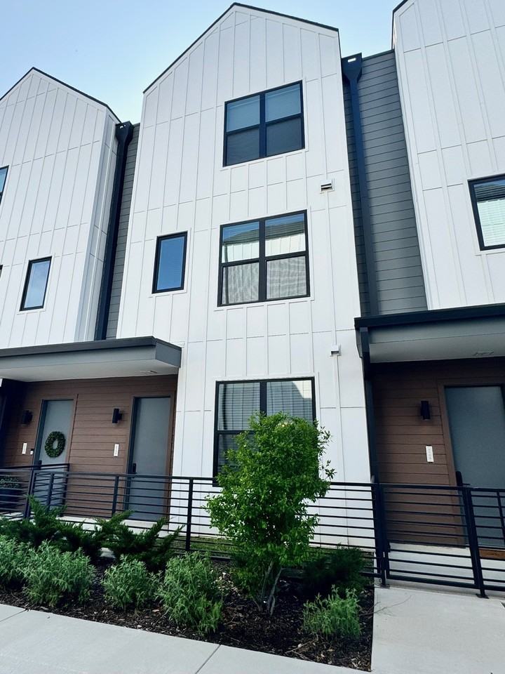 2100 Legacy Dr #506