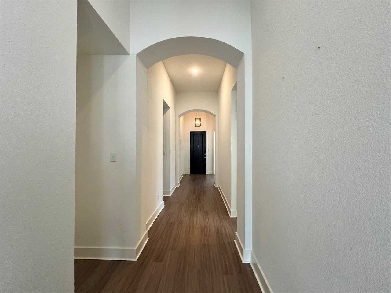 1817 Lockhart Dr - Photo 4 of 20