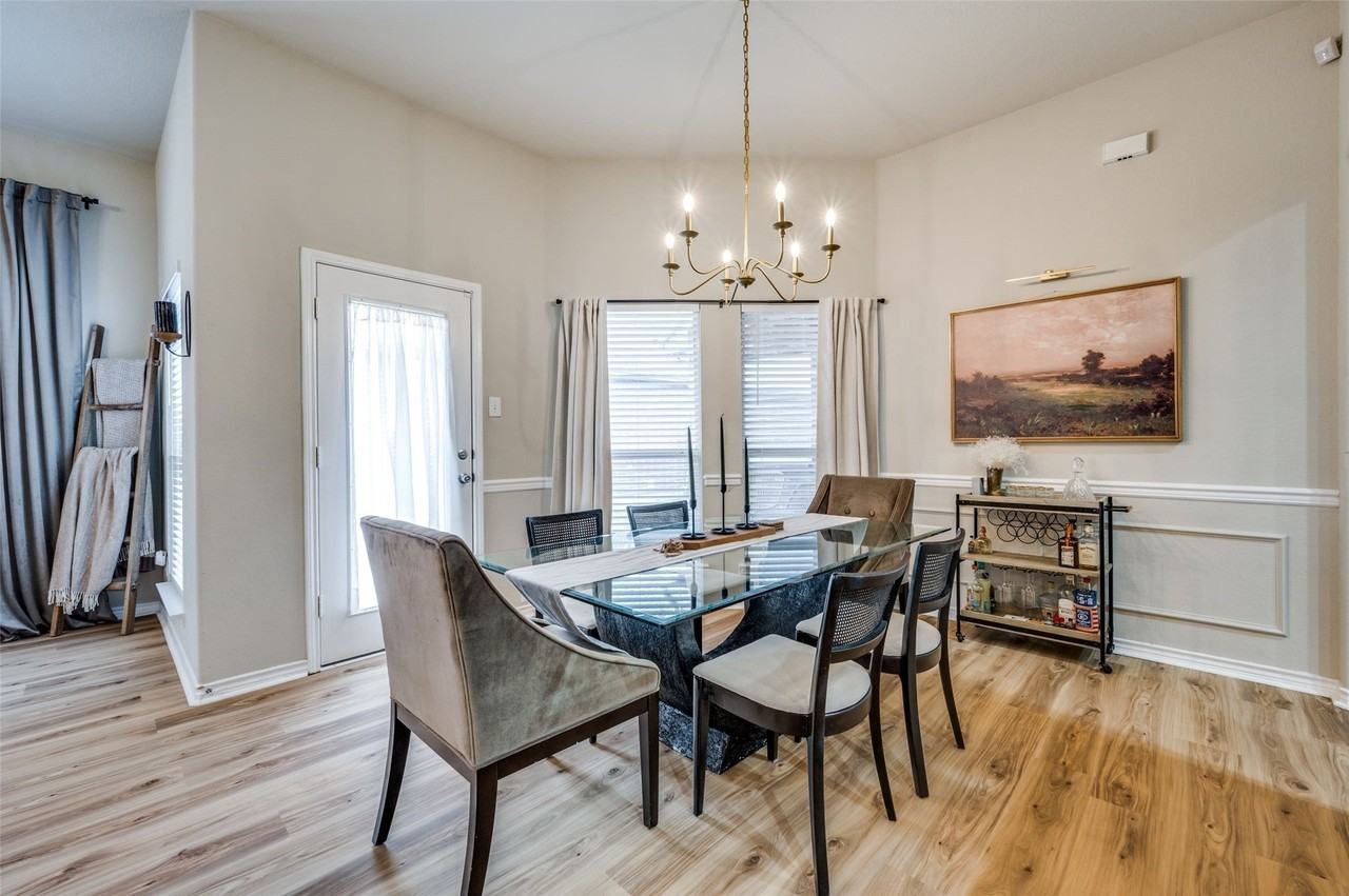 7514 Saint Stephens Sq - Photo 4 of 13