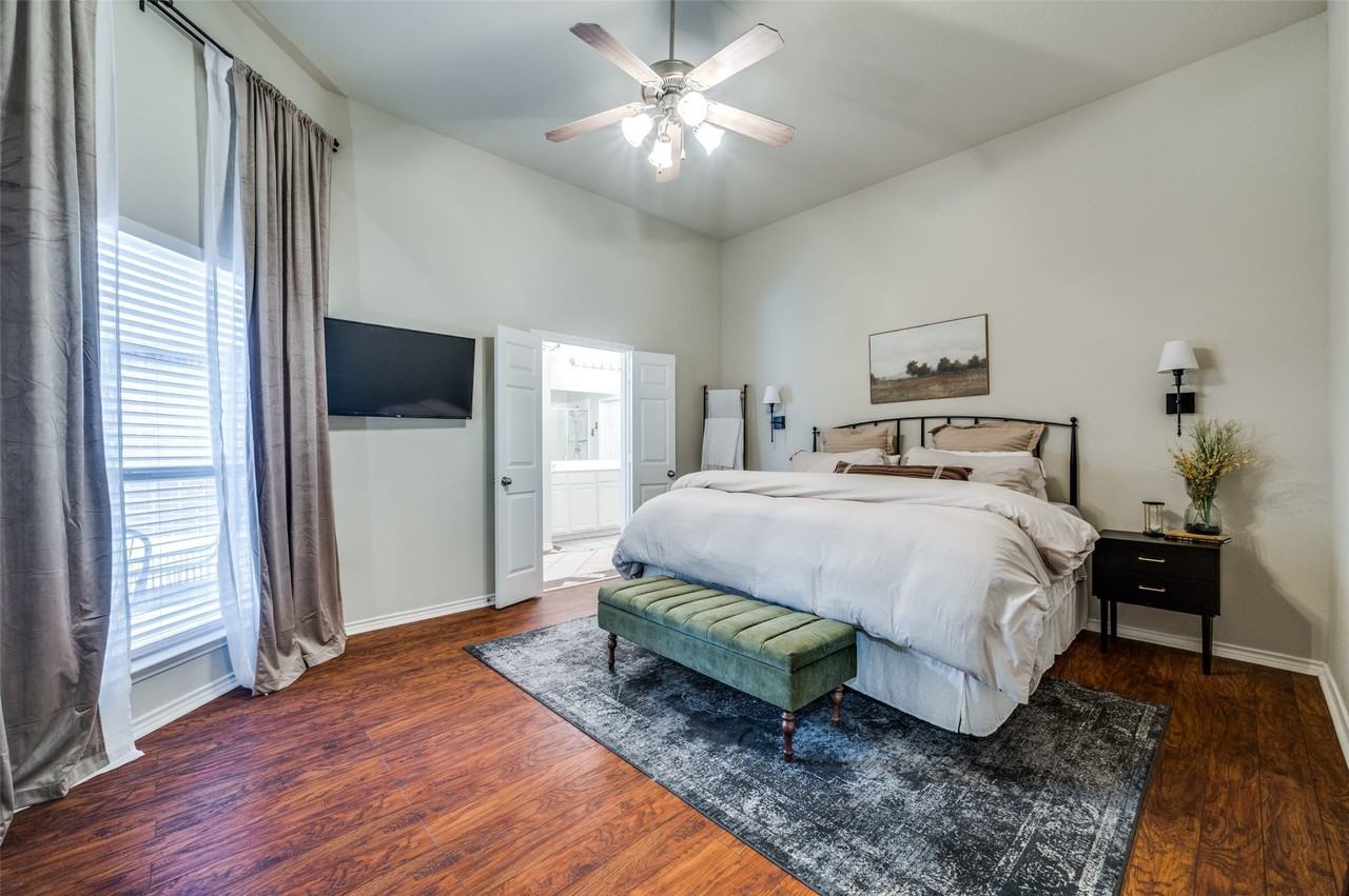7514 Saint Stephens Sq - Photo 6 of 13
