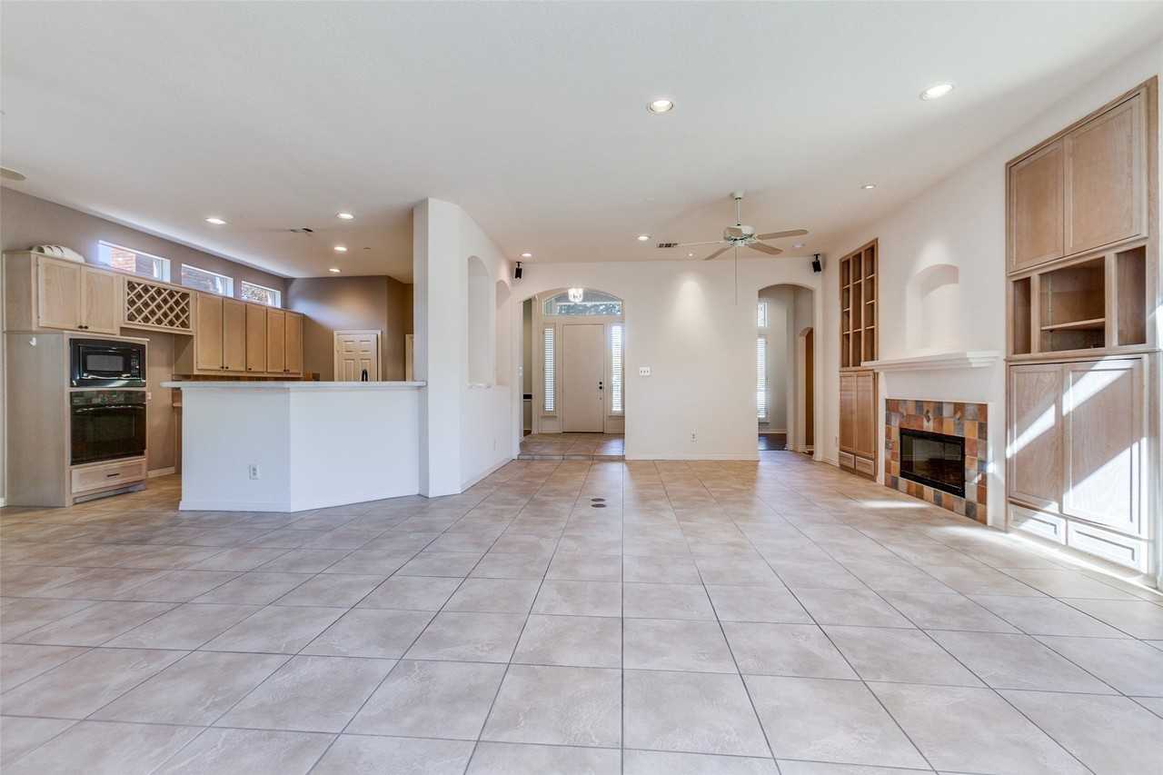 4004 Winter Park Ln - Photo 6 of 26