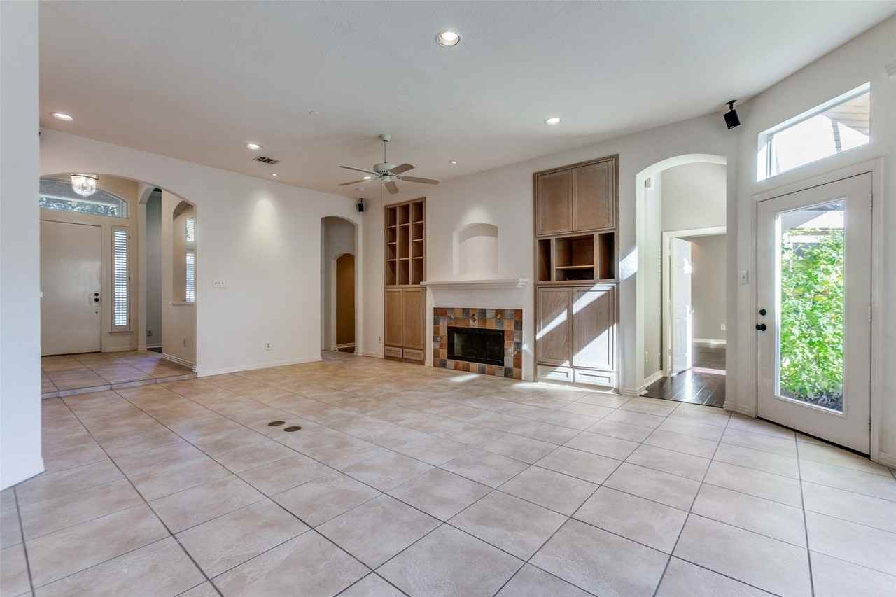 4004 Winter Park Ln - Photo 7 of 26