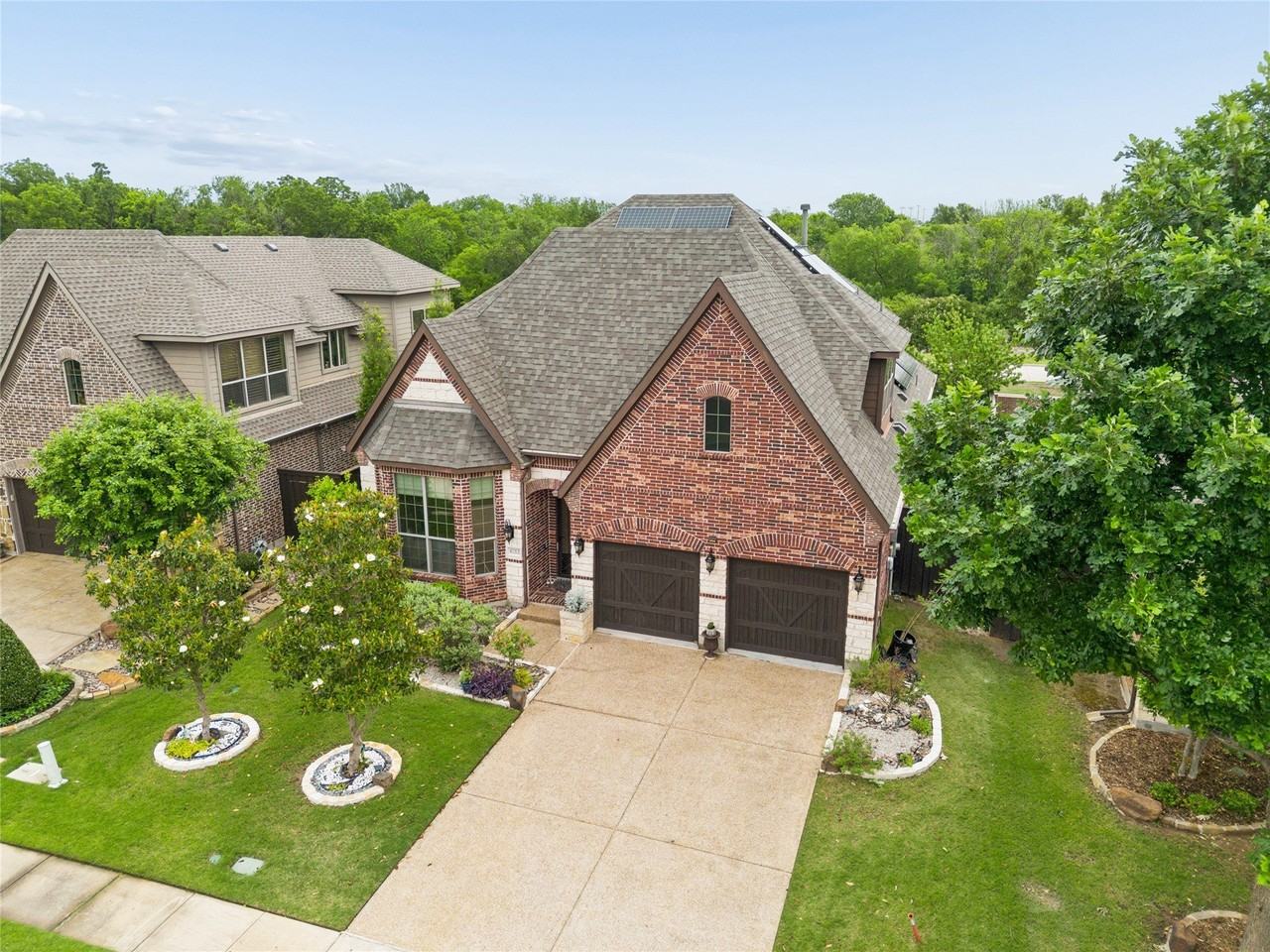 8212 Oakwood