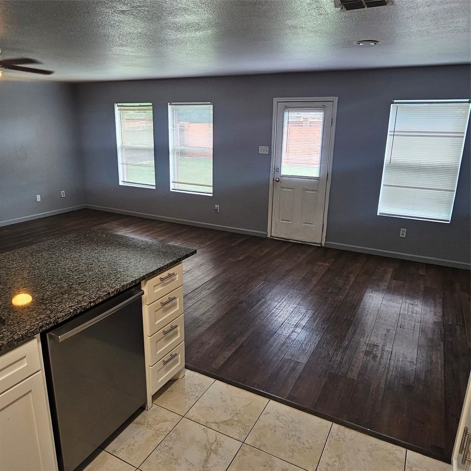 12624 Ocean Spray Dr - Photo 5 of 12