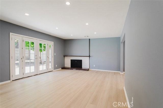 9540 Debra Ave - Photo 3 of 6