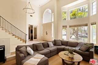 5150 Bellaire Ave - Photo 4 of 8