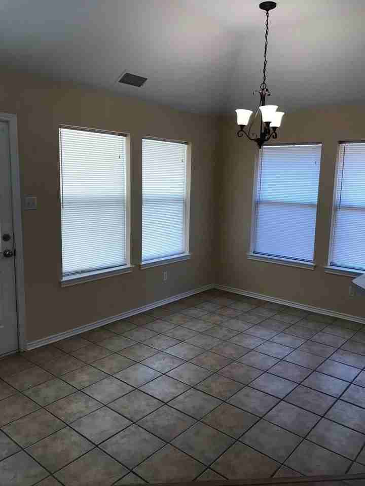 4101 Karen Dr - Photo 4 of 6
