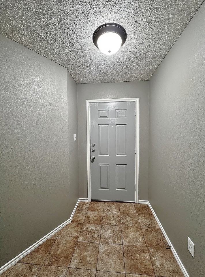1412 Anna Lea Ln - Photo 3 of 17