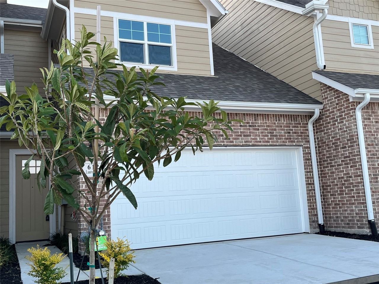 612 Laurel Ln - Photo 3 of 14