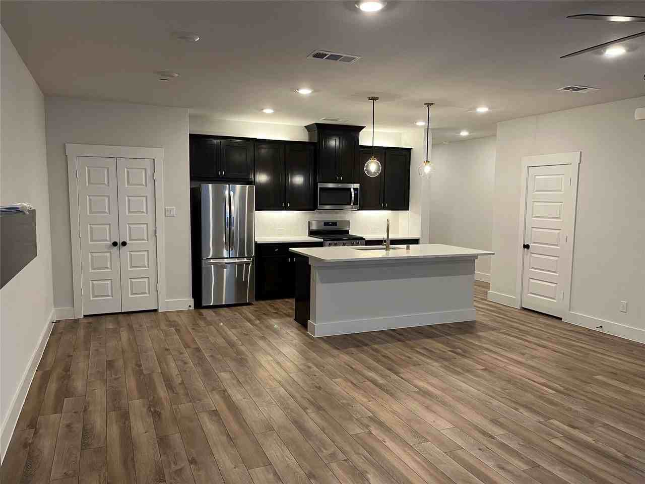 612 Laurel Ln - Photo 6 of 14