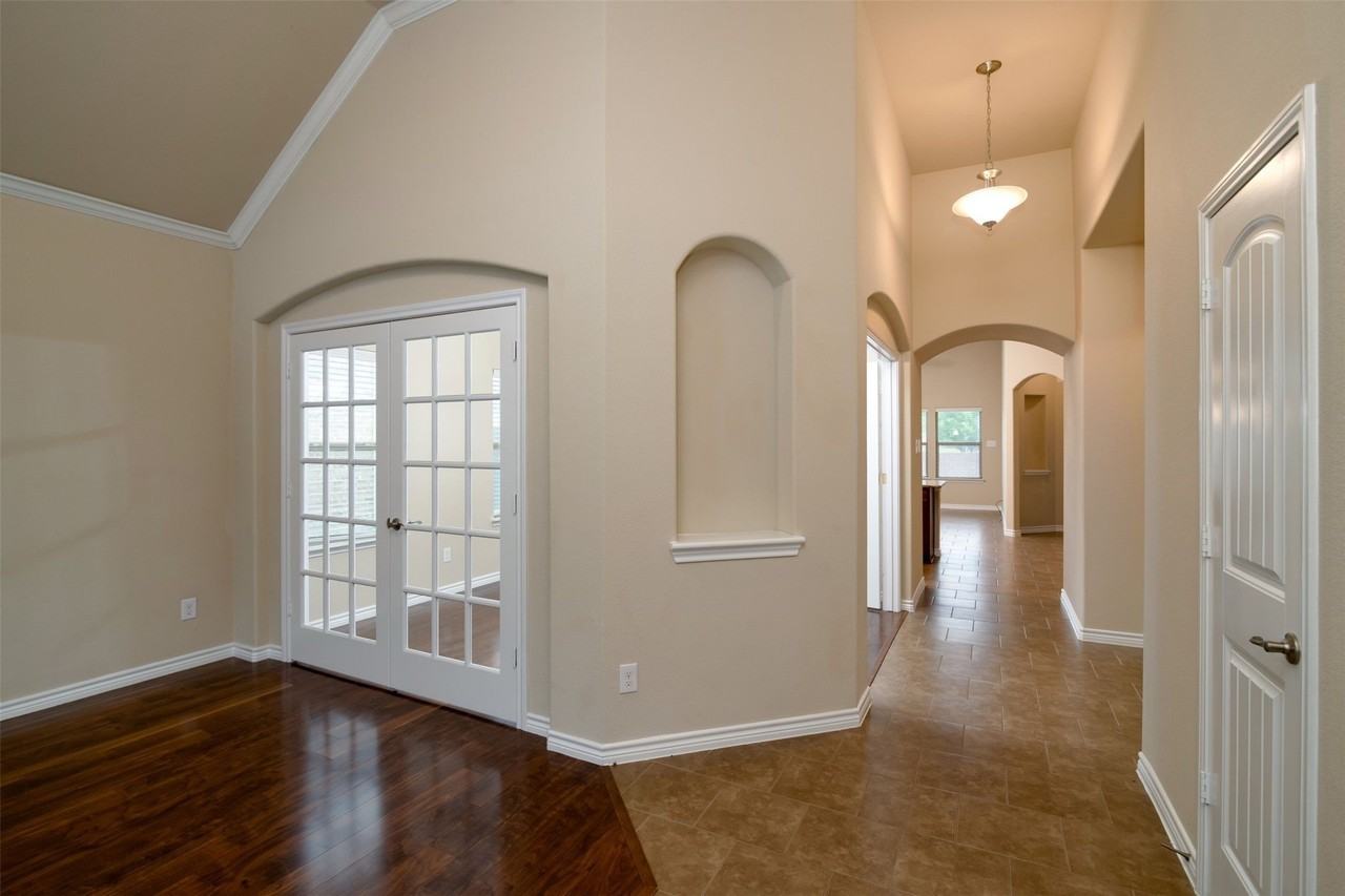 129 Griffin Ave - Photo 4 of 27