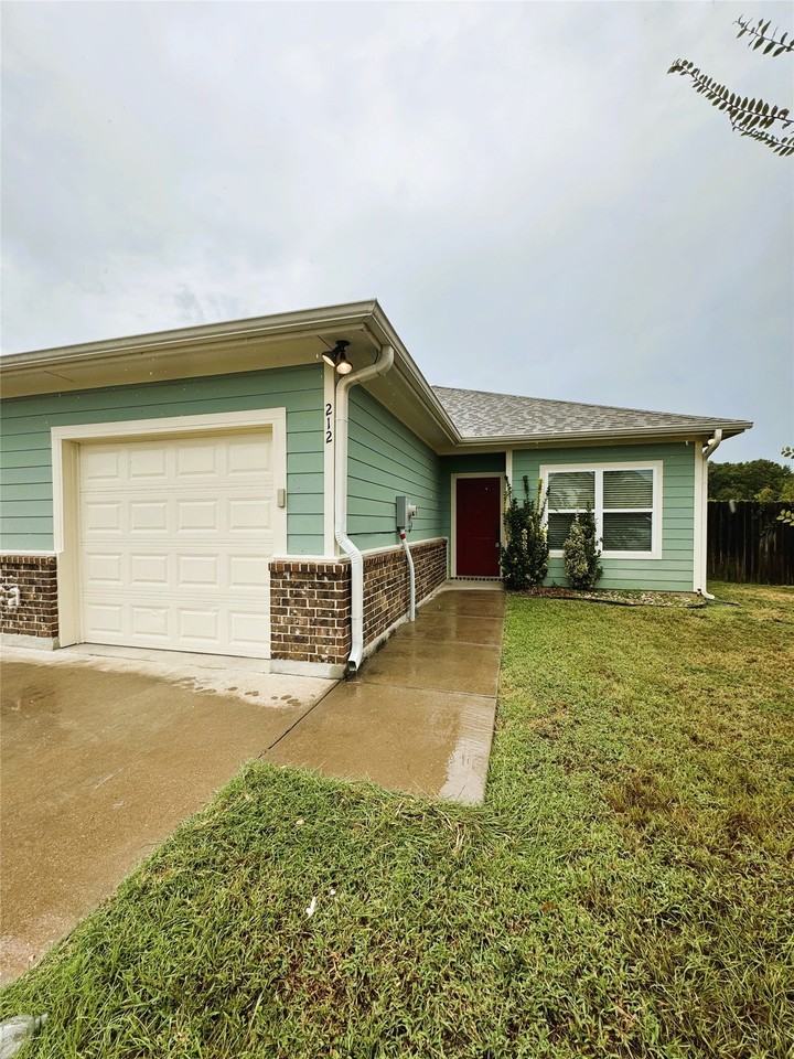 212 Lasso Ct