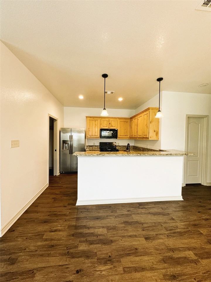 212 Lasso Ct - Photo 7 of 19