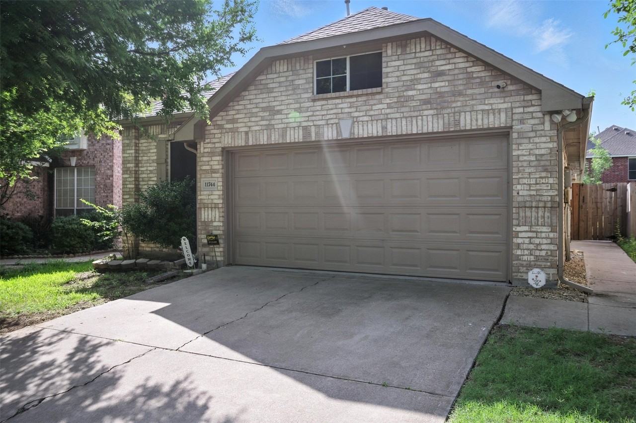 11744 Ficus Dr - Photo 2 of 18