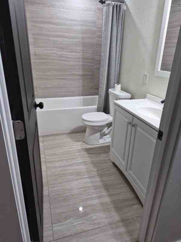 1404 N Bradley St - Photo 3 of 6
