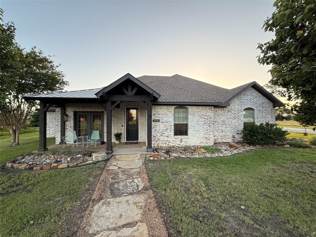 1177 Lone Star Rd - Photo 4 of 28