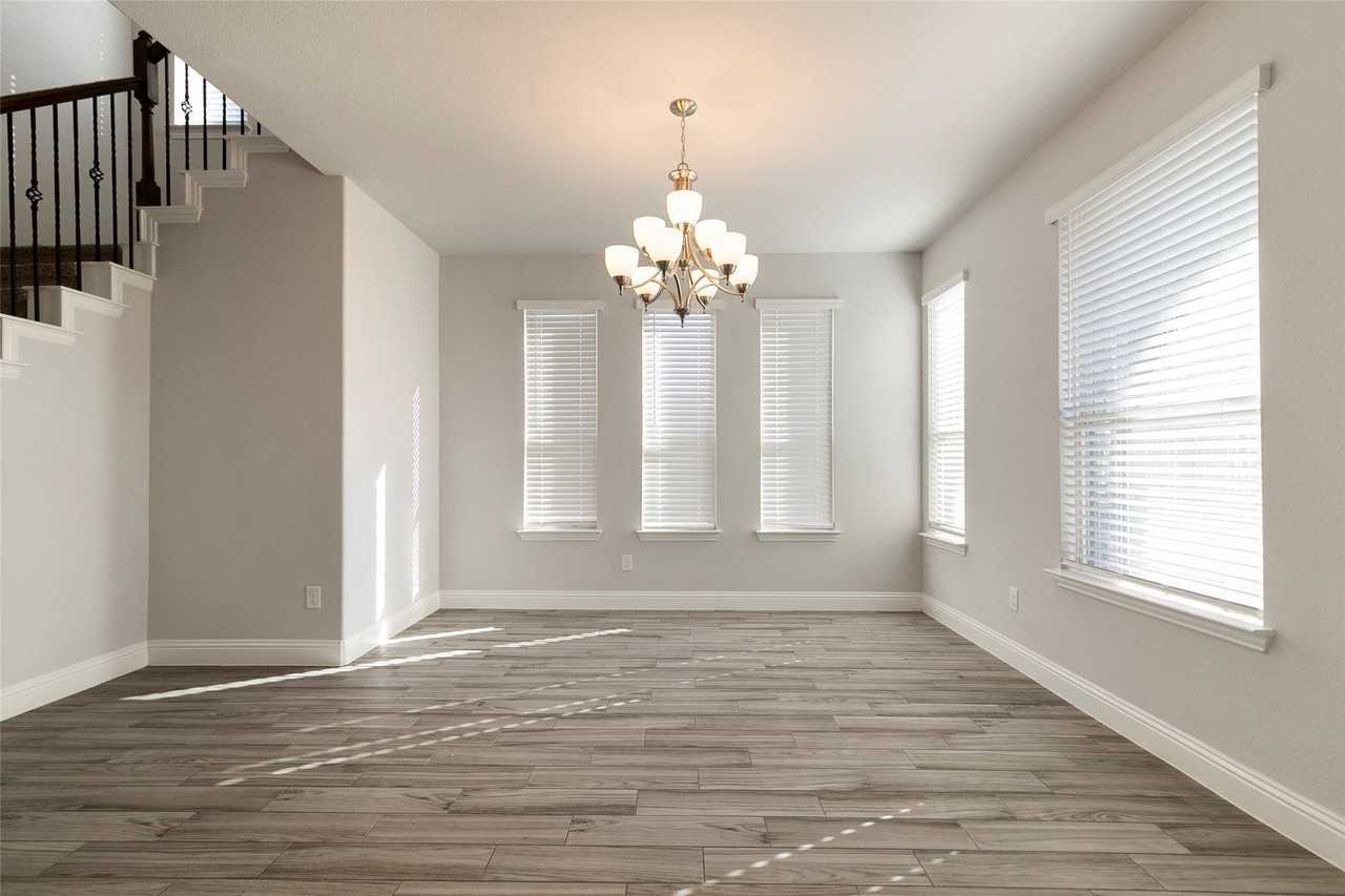 1113 Granger Dr - Photo 6 of 40
