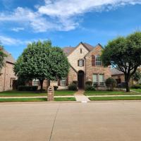 featured image of 10082 Drawbridge Dr